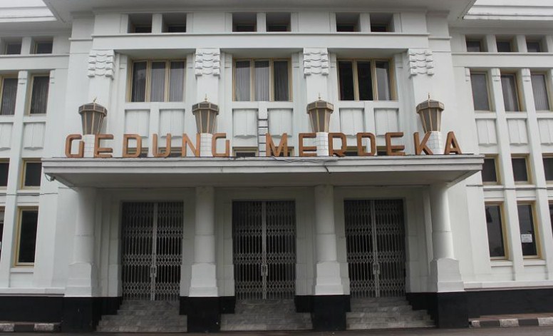 Gedung Merdeka : Harga Tiket, Foto, Lokasi, Fasilitas dan Spot