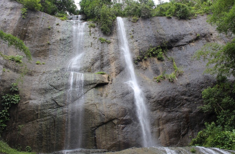 Curug Ngelay : Harga Tiket, Foto, Lokasi, Fasilitas dan Spot