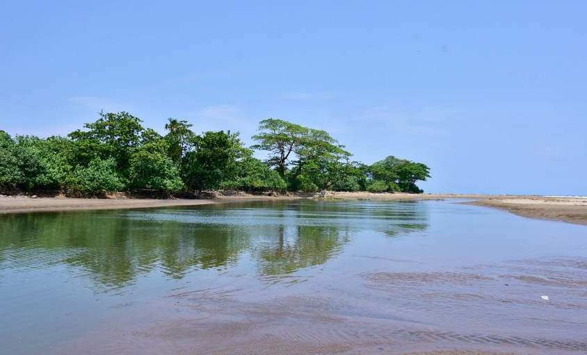 Pantai Cijeruk Indah : Harga Tiket, Foto, Lokasi, Fasilitas dan Spot