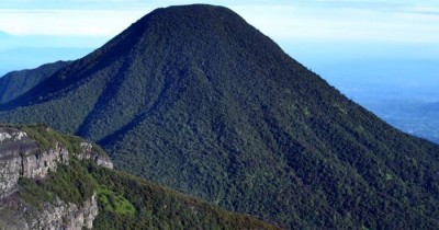 Gunung Gede Pangrango : Harga Tiket, Foto, Lokasi, Fasilitas dan Spot