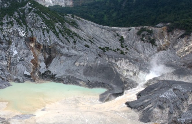 Gunung Tangkuban Perahu : Harga Tiket, Foto, Lokasi, Fasilitas dan Spot