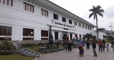 Museum Geologi Bandung : Harga Tiket, Foto, Lokasi, Fasilitas dan Spot