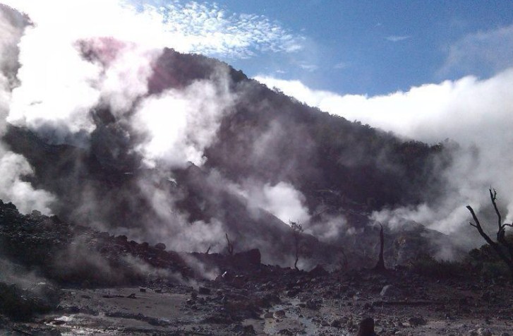 Kawah Ratu, Kawah Unik nan Eksotis di Gunung Salak