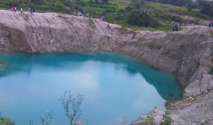 Telaga Biru : Harga Tiket, Foto, Lokasi, Fasilitas dan Spot