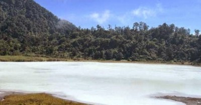 Kawah Talaga Bodas Garut : Harga Tiket, Foto, Lokasi, Fasilitas dan Spot