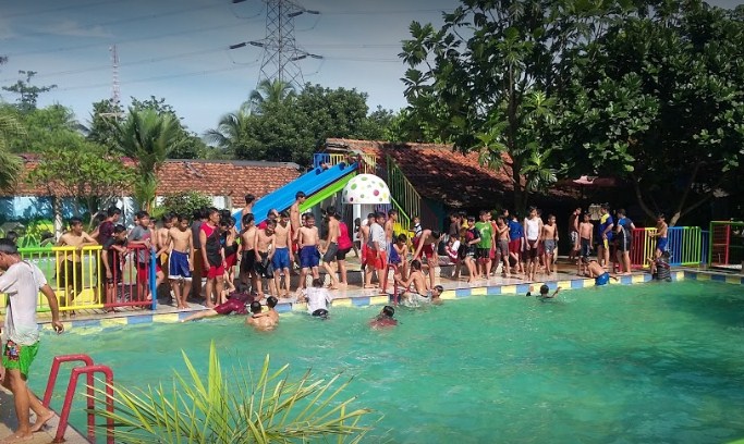 Kampung Pelangi Waterpark : Harga Tiket, Foto, Lokasi, Fasilitas dan Spot
