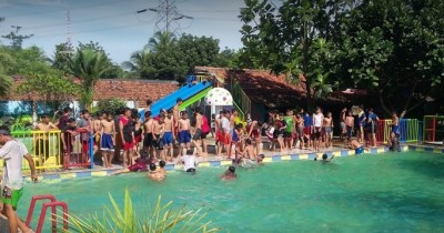 Kampung Pelangi Waterpark : Harga Tiket, Foto, Lokasi, Fasilitas dan Spot