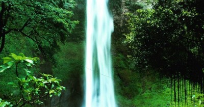 Curug Cimahi : Harga Tiket, Foto, Lokasi, Fasilitas dan Spot