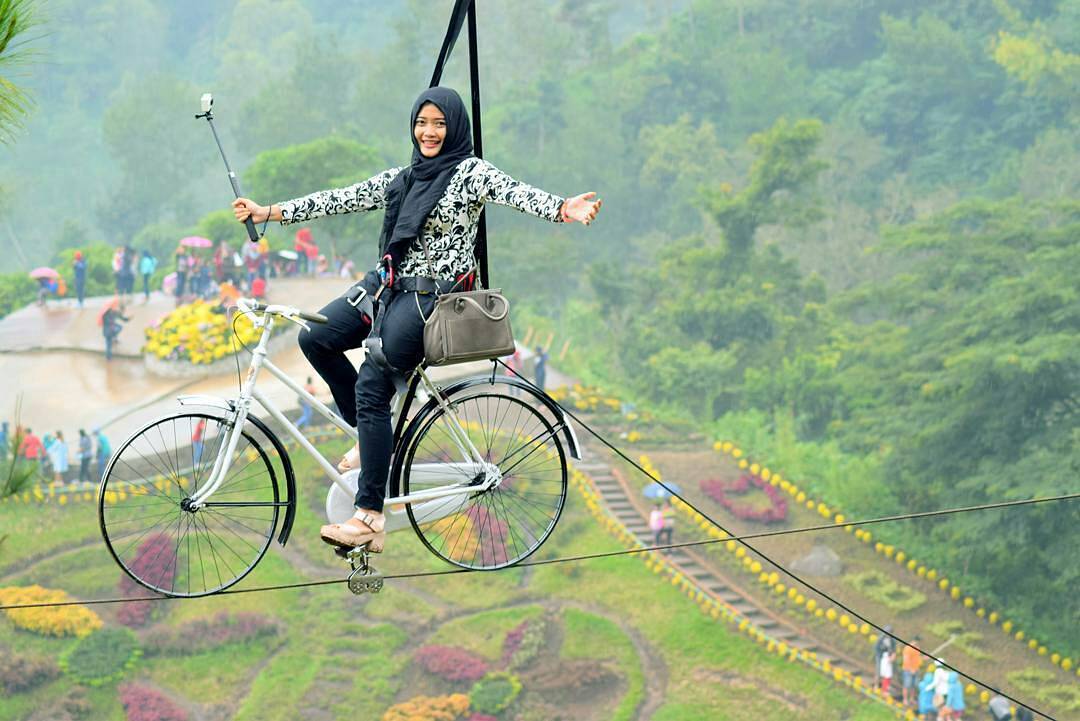 Bukit Bulu Coban Rais : Harga Tiket, Foto, Lokasi, Fasilitas dan Spot