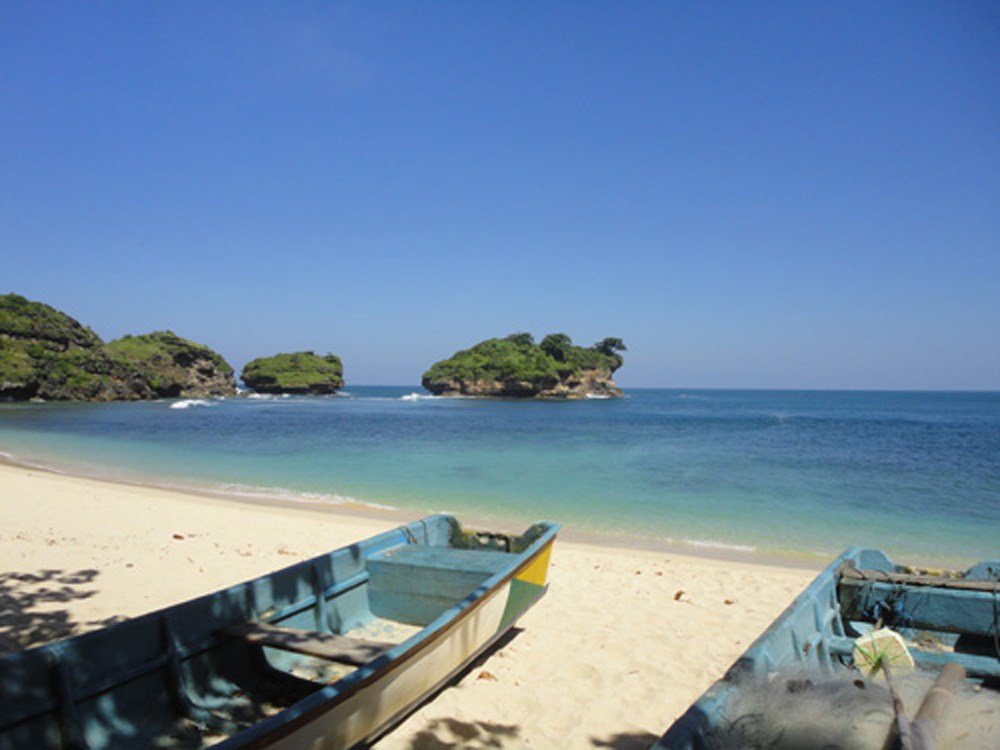 Pantai Watu Karung : Harga Tiket, Foto, Lokasi, Fasilitas dan Spot