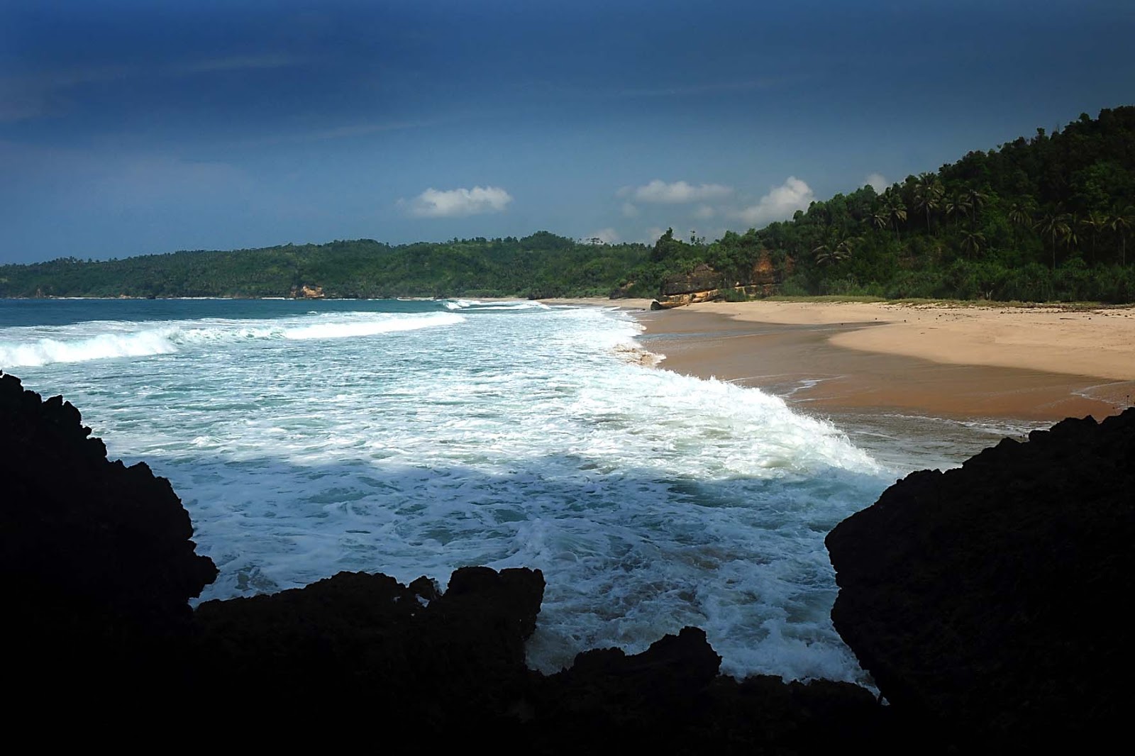 Pantai Kunir : Harga Tiket, Foto, Lokasi, Fasilitas dan Spot