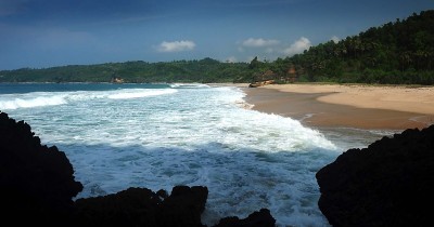 Pantai Kunir : Harga Tiket, Foto, Lokasi, Fasilitas dan Spot