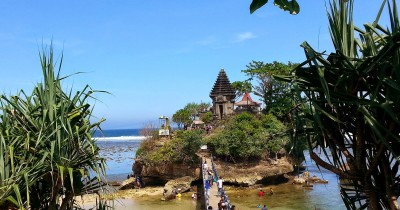 Pantai Ngliyep : Harga Tiket, Foto, Lokasi, Fasilitas dan Spot