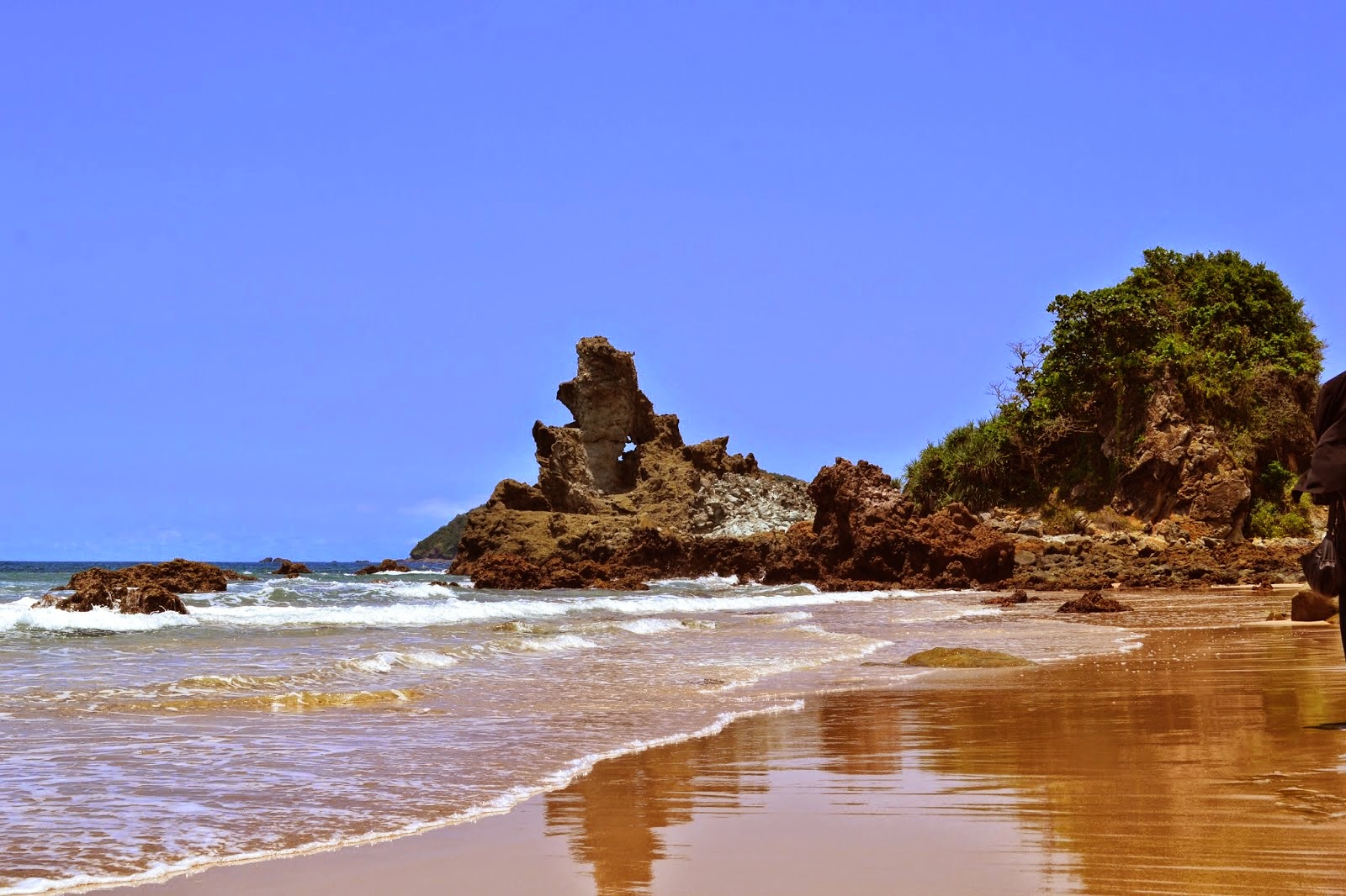 Pantai Parang Kursi : Harga Tiket, Foto, Lokasi, Fasilitas dan Spot