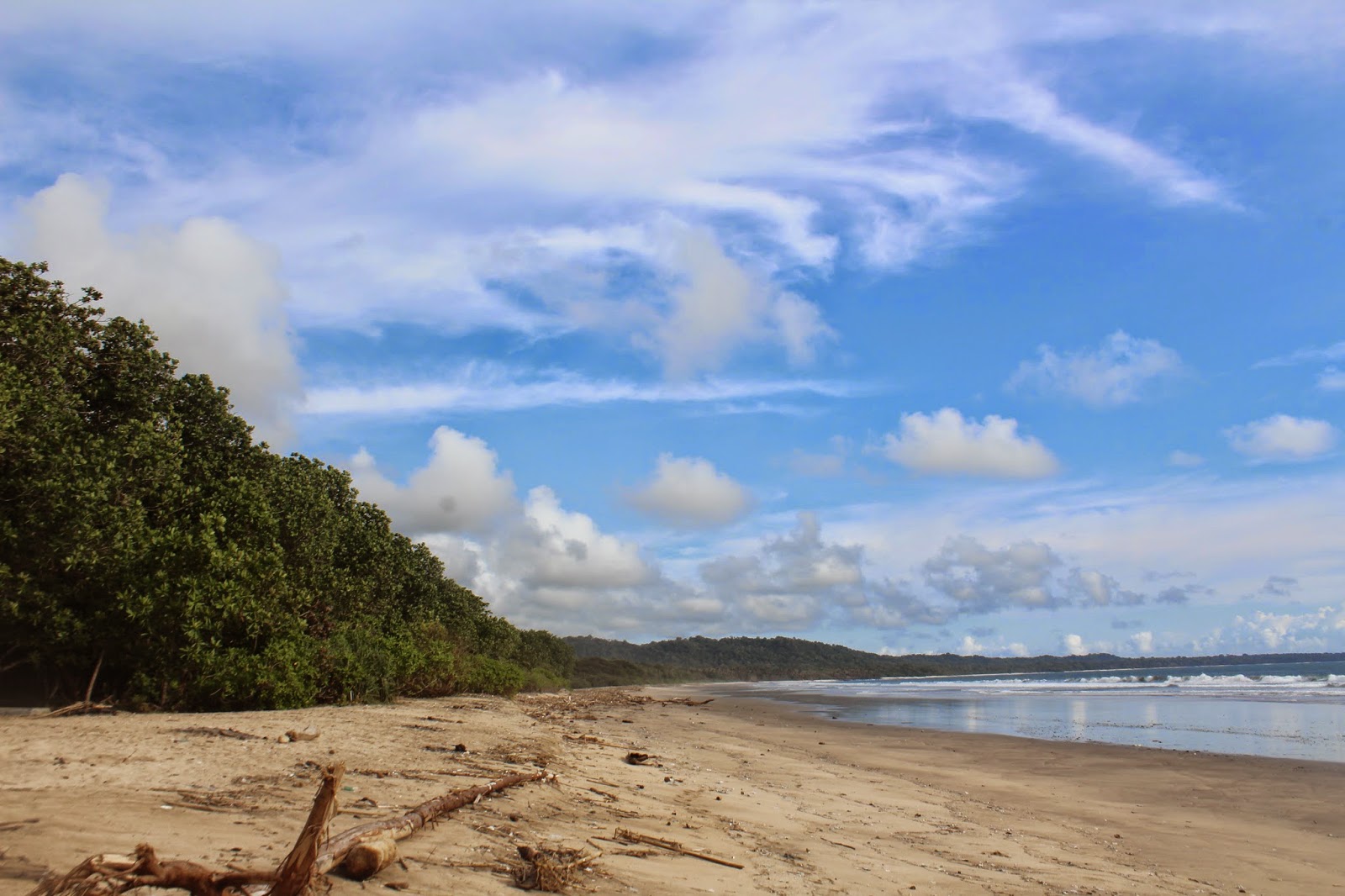 Pantai Trianggulasi : Harga Tiket, Foto, Lokasi, Fasilitas dan Spot