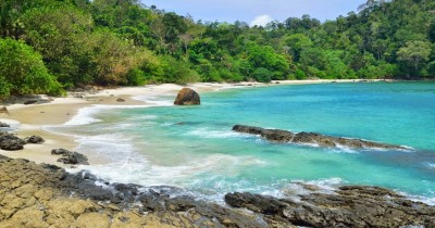 Pantai Wedi Ireng : Harga Tiket, Foto, Lokasi, Fasilitas dan Spot