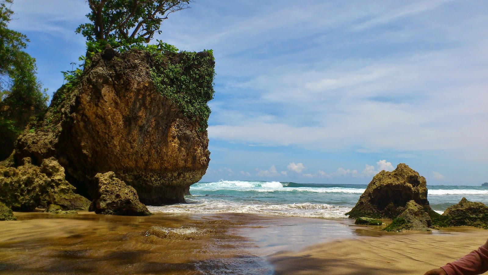 Pantai Ngantep : Harga Tiket, Foto, Lokasi, Fasilitas dan Spot