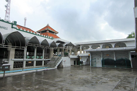 Masjid Sunan Giri : Harga Tiket, Foto, Lokasi, Fasilitas dan Spot
