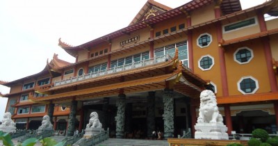 Maha Vihara Adhi Maitreya : Harga Tiket, Foto, Lokasi, Fasilitas dan Spot