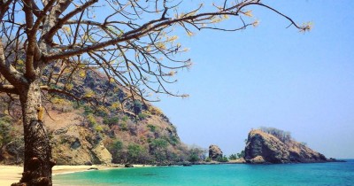 Pantai Koka : Harga Tiket, Foto, Lokasi, Fasilitas dan Spot