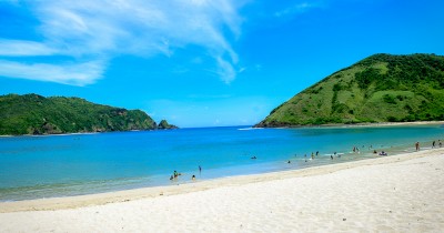 Pantai Mawun : Harga Tiket, Foto, Lokasi, Fasilitas dan Spot