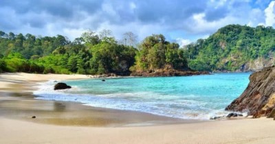 Teluk Hijau : Harga Tiket, Foto, Lokasi, Fasilitas dan Spot