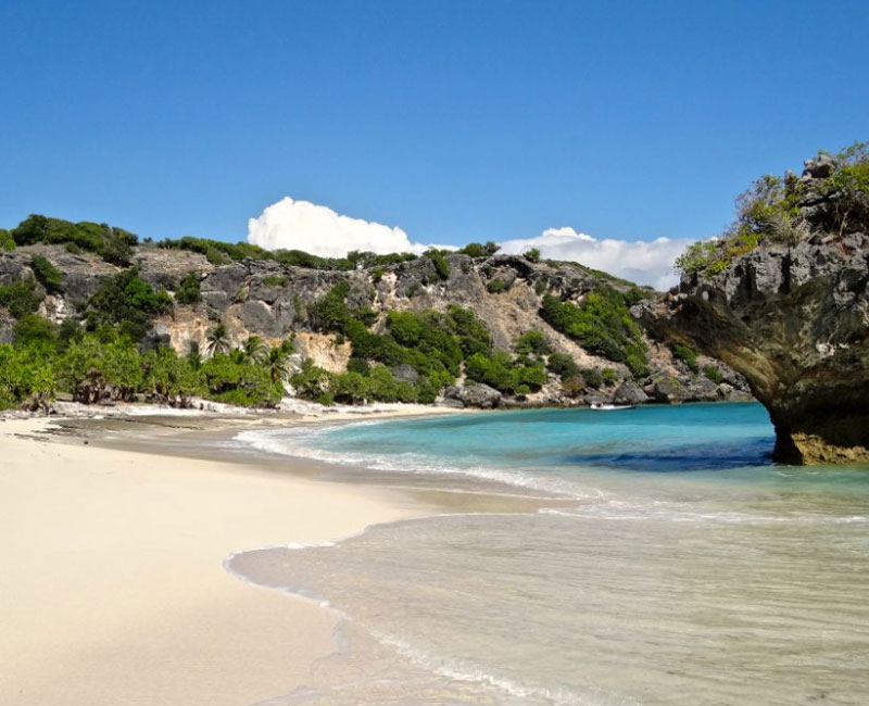 Pantai Nemberala : Fasilitas, Rute, Jam Buka, Harga Tiket dan Daya Tarik - Tempat.me