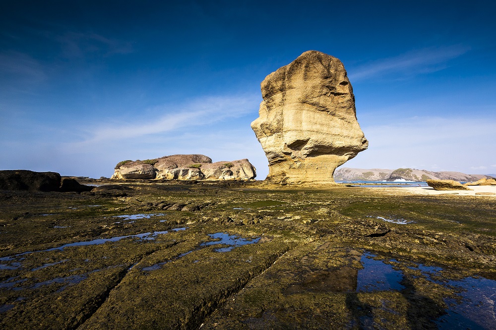 Pantai Batu Payung : Harga Tiket, Foto, Lokasi, Fasilitas dan Spot