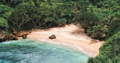 Pantai Ngetun : Harga Tiket, Foto, Lokasi, Fasilitas dan Spot