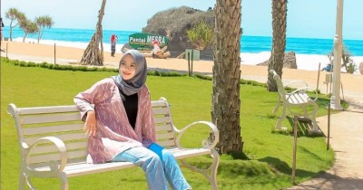 Pantai Ngrawe : Harga Tiket, Foto, Lokasi, Fasilitas dan Spot