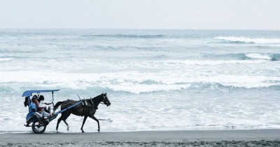 Pantai Parangkusumo : Harga Tiket, Foto, Lokasi, Fasilitas dan Spot