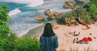 Pantai Ngrumput : Harga Tiket, Foto, Lokasi, Fasilitas dan Spot