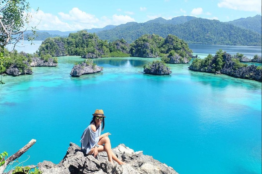Pulau Kayangan : Harga Tiket, Foto, Lokasi, Fasilitas dan Spot