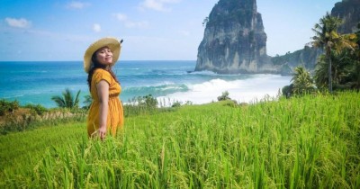 Pantai Pangasan : Harga Tiket, Foto, Lokasi, Fasilitas dan Spot