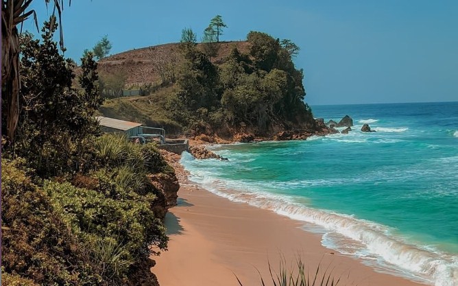 Pantai Pacar : Harga Tiket, Foto, Lokasi, Fasilitas dan Spot