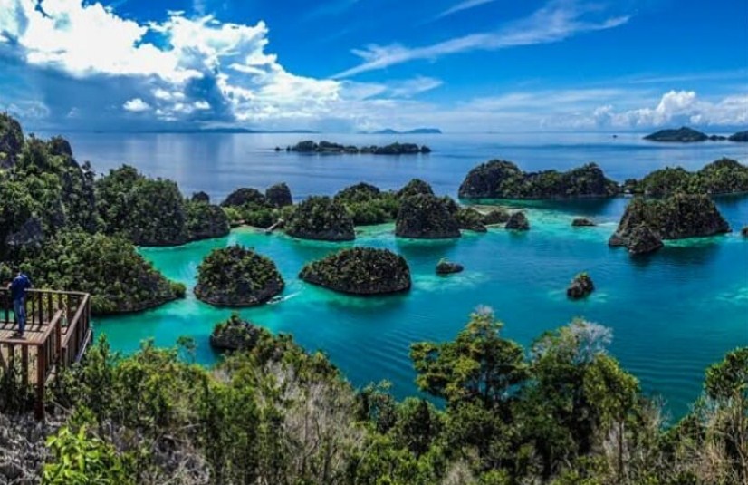 Pulau Kepulauan Raja Ampat : Harga Tiket, Foto, Lokasi, Fasilitas dan Spot