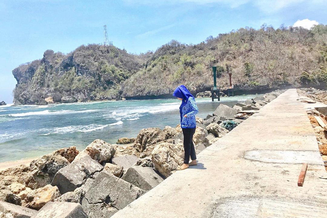 Pantai Sadeng : Harga Tiket, Foto, Lokasi, Fasilitas dan Spot