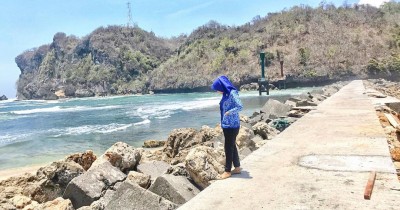 Pantai Sadeng : Harga Tiket, Foto, Lokasi, Fasilitas dan Spot