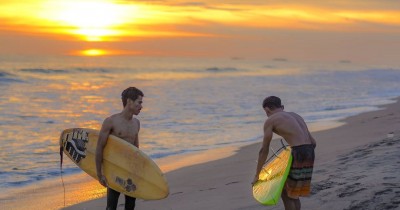 Pantai Tiram : Harga Tiket, Foto, Lokasi, Fasilitas dan Spot