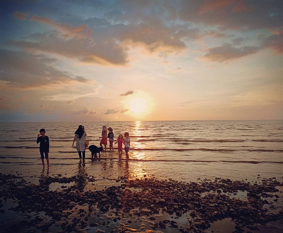 Pantai Tangkisung : Harga Tiket, Foto, Lokasi, Fasilitas dan Spot