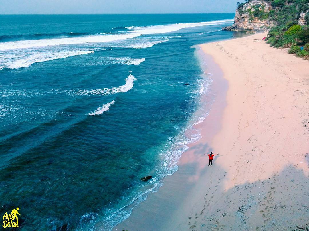 Pantai Sanglen : Harga Tiket, Foto, Lokasi, Fasilitas dan Spot