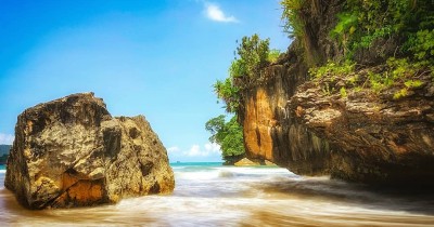 Pantai Pelang : Harga Tiket, Foto, Lokasi, Fasilitas dan Spot