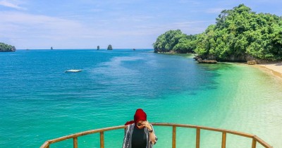 Pantai Tiga Warna : Harga Tiket, Foto, Lokasi, Fasilitas dan Spot