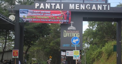 PANTAI MENGANTI KEBUMEN