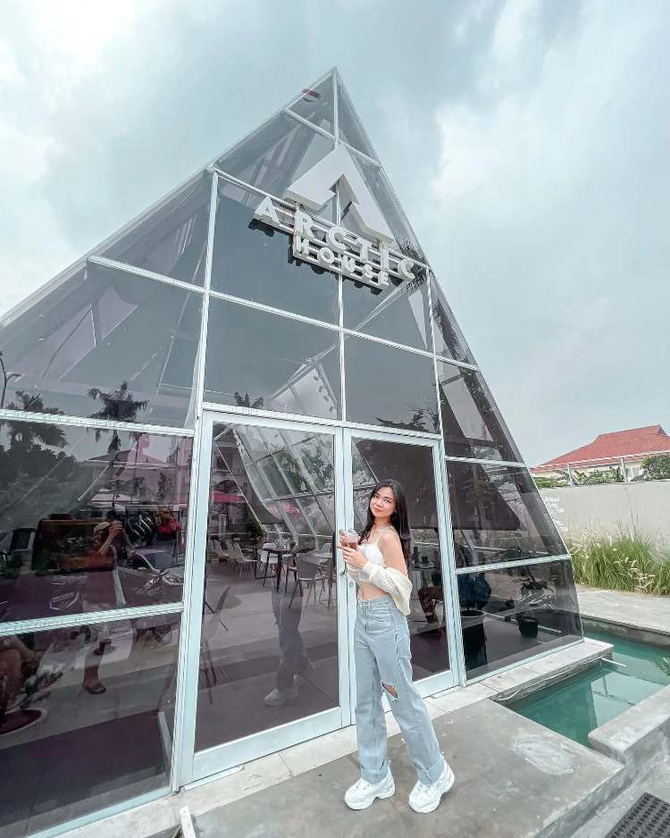 Arctic House Jakarta Barat: Lokasi, Daya Tarik & Harga Menu