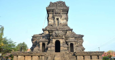 Candi Singasari: Sejarah, Keunikan, Info Wisata & HTM