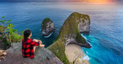 10 Wisata Nusa Penida Bali Terbaru, Viral dan Spotnya Indah Banget!