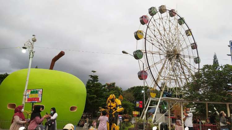 Alun-alun Kota Wisata Batu: Lokasi, Fasilitas dan Jam Buka