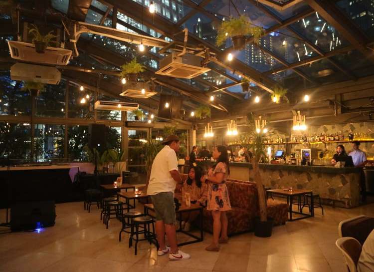 Lucy In The Sky, Rooftop Bar & Restoran di SCBD yang Hits