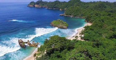 Pantai Banyu Meneng Malang: Lokasi, Daya Tarik dan Fasilitas